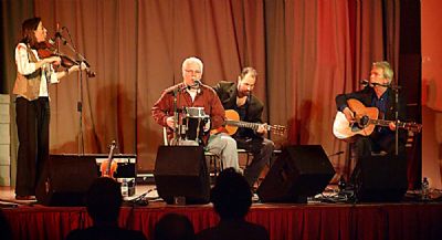 The Boat Band and Johnny Dickinson © of Lindsay Addison